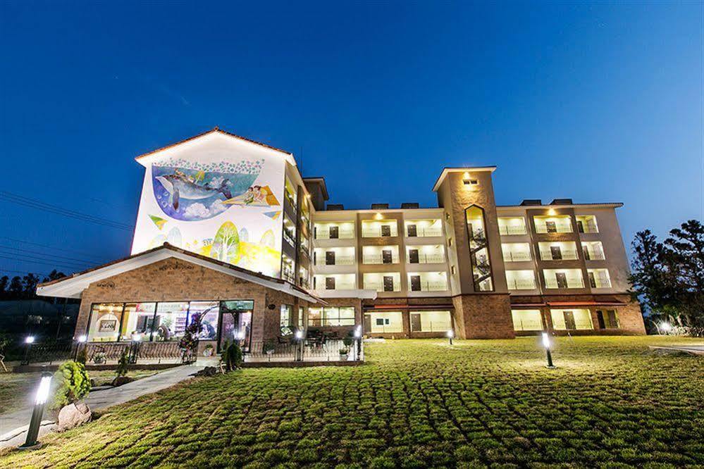 Famille Spa Resort Seogwipo Exterior foto